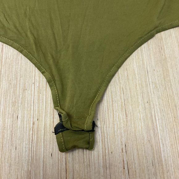 Pretty Little Thing Basic Olive Green Slinky Long Sleeve Bodysuit US Size 12 - Picture 2 of 6